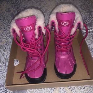 SOLD SOLD SOLD Ugg Butte ll CWR toddler snow boots